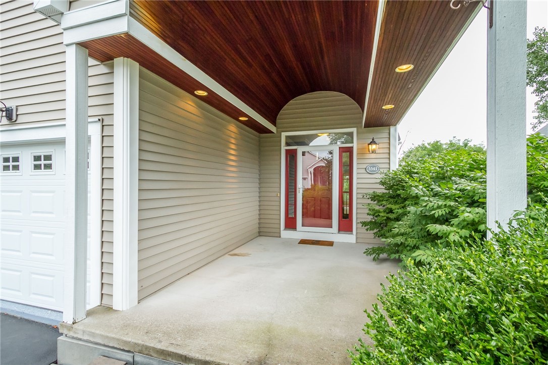 Lakewood Trl, Canandaigua, NY 14424