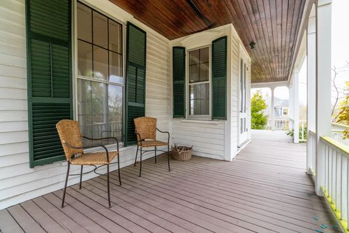 140 Pleasant St, Newton, MA, 02459-1828 | Card Image