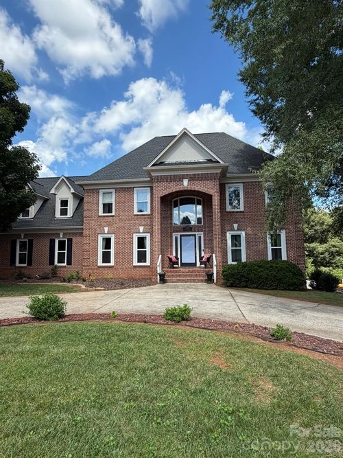 232 40th Avenue Dr Nw, Hickory, NC, 28601-6909 | Card Image