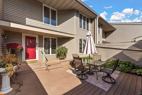 437 County Road C W, Roseville, MN, 55113-2391 | Card Image