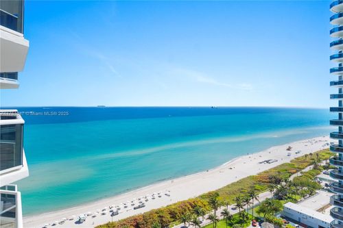 2204-4779 Collins Ave, Miami Beach, FL, 33140-3255 | Card Image