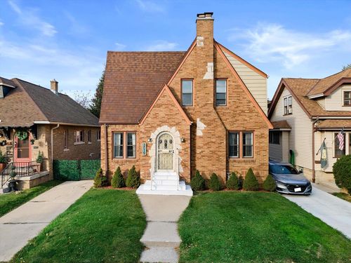 3019 N 55th St, Milwaukee, WI, 53210-1564 | Card Image