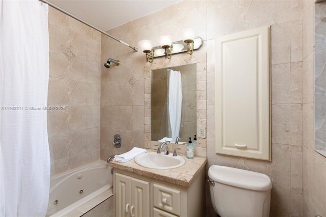 485 Ne 96 Th St, House other with 4 bedrooms, 3 bathrooms and null parking in Miami Shores FL | Image 20
