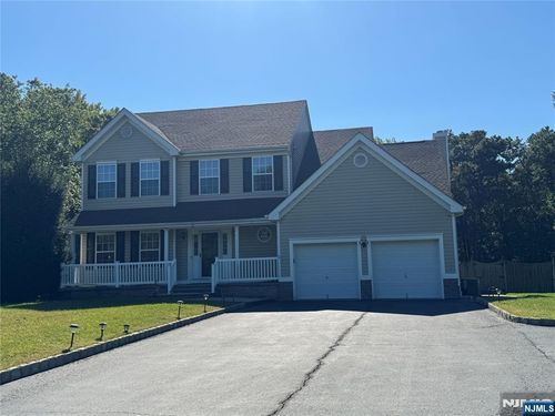 30 Goldfinch Rd, Jackson, NJ, 08527-4559 | Card Image