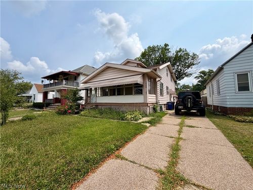 3849 W 136th Street, Cleveland, OH, 44111 | Card Image
