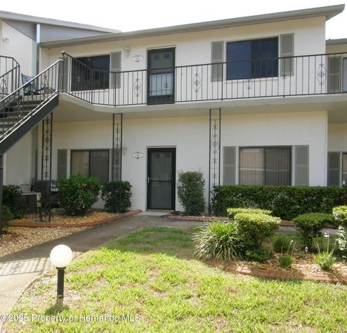 6490 River Run Blvd, Weeki Wachee, FL, 34607-4009 | Card Image
