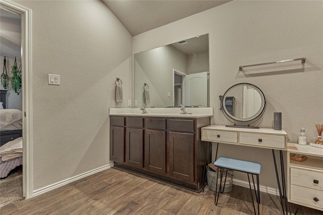 Primary ensuite showing the dual vanity. | Image 31