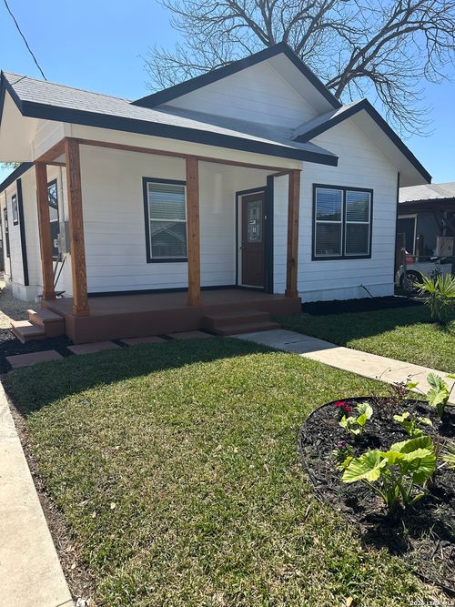 918 Sacramento, San Antonio, TX, 78201-4243 | Card Image