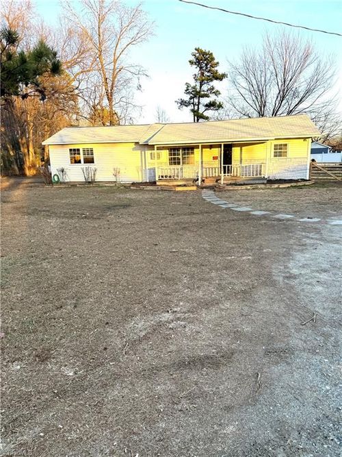 2503 W Vandalia Rd, Greensboro, NC, 27407-7525 | Card Image