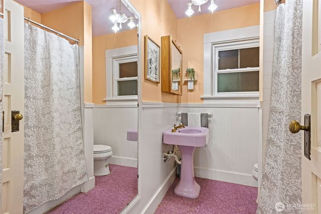 Main floor full bath | Image 18