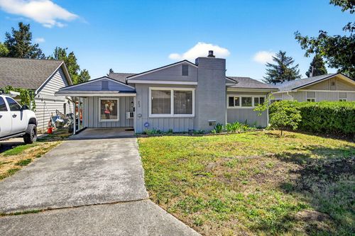 953 Kenyon St, Medford, OR, 97501-3740 | Card Image