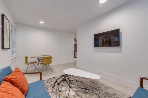 204-1425 Haro St, Vancouver, BC, V6G1G2 | Card Image