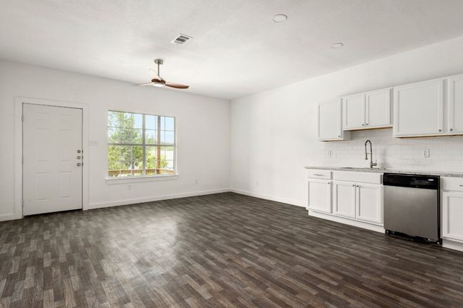 1063 Sleepy Holw, House other with 4 bedrooms, 4 bathrooms and 4 parking in Spring Branch TX | Image 7