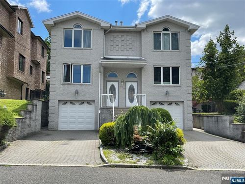 510 Roff Ave, Palisades Park, NJ, 07650-1834 | Card Image