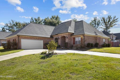 100 Coldwater Cir, Clinton, MS, 39056-6609 | Card Image