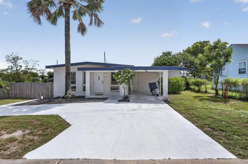 840 Bradley St, West Palm Beach, FL, 33405-2854 | Card Image