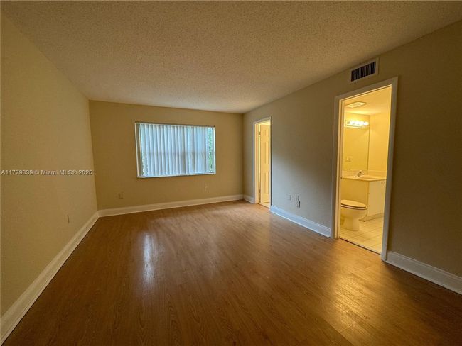 APT-315 - 4215 University Dr, Condo with 2 bedrooms, 2 bathrooms and null parking in Sunrise FL | Image 39