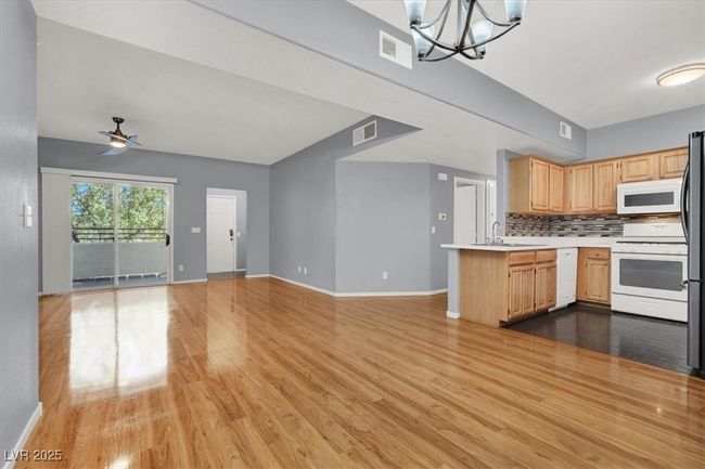 2024 - 5655 E Sahara Ave, Condo with 3 bedrooms, 2 bathrooms and null parking in Las Vegas NV | Image 16