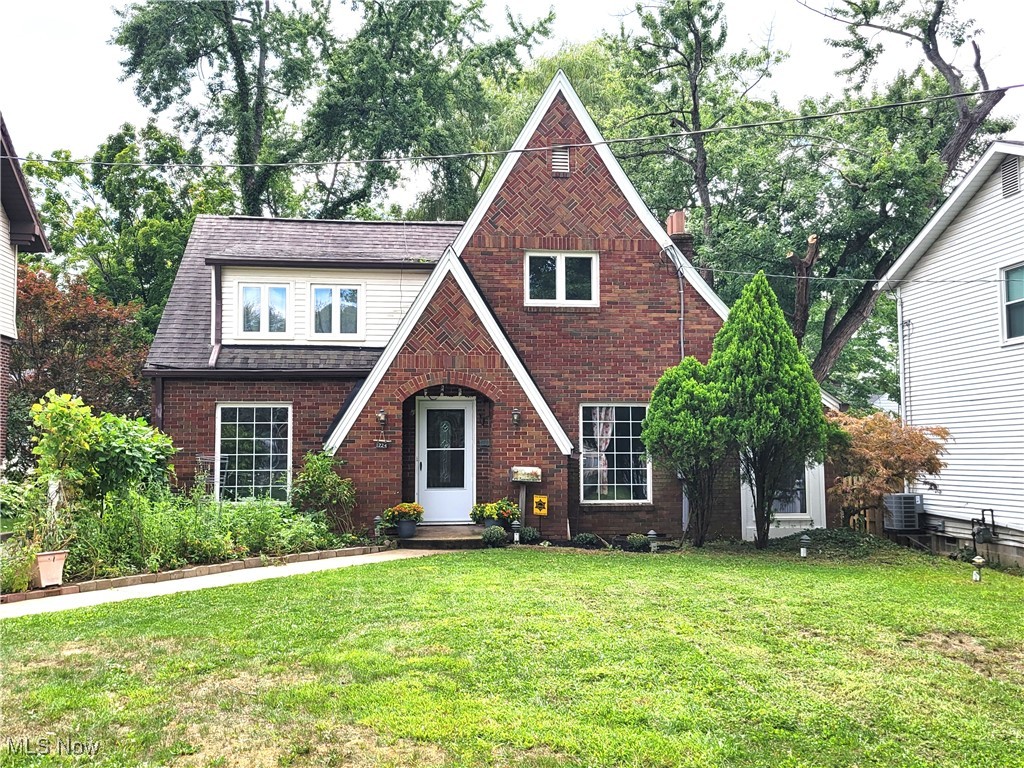Chestnut Blvd, Cuyahoga Falls, OH 44223