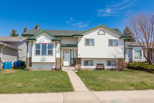 14 Lincoln Park, Lacombe, AB, T4L1P3 | Card Image