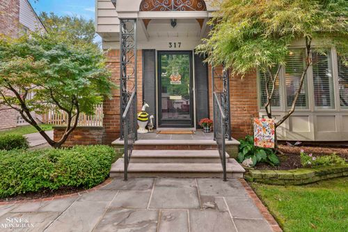 317 Mount Vernon Ave, Grosse Pointe Farms, MI, 48236-3438 | Card Image