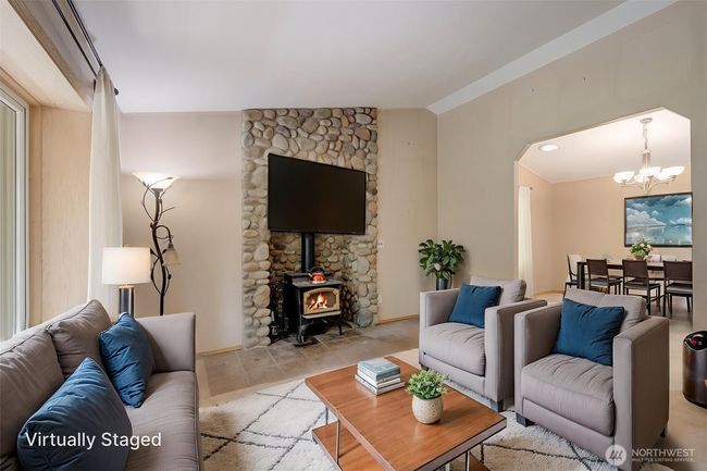 Family Room | Image 15