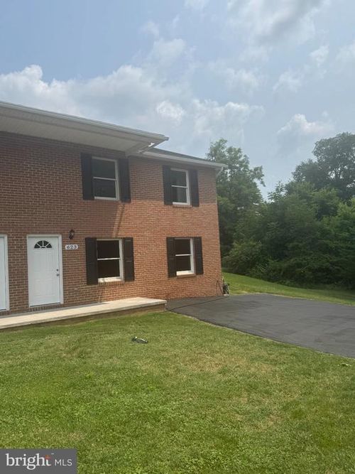 623 Thompson St, STRASBURG, VA, 22657-2332 | Card Image