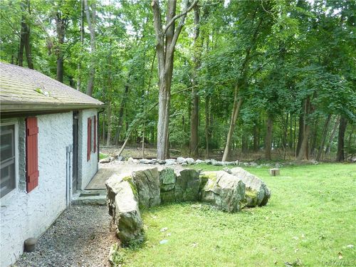 39a Laurelton Rd, Mount Kisco, NY, 10549-4217 | Card Image