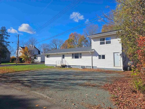 9 Thompson Rd, Oxford, NS, B0M1P0 | Card Image