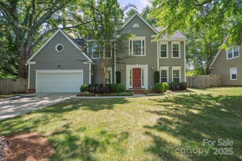 2729 Edgebrook Cir, Matthews, NC, 28105-8871 | Card Image