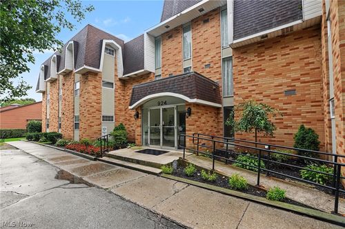 104-924 Memorial Pkwy, Akron, OH, 44303-1274 | Card Image