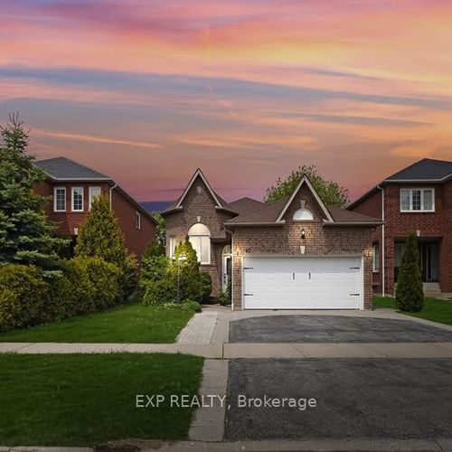 22 Parnell Cres, Whitby, ON, L1R2L4 | Card Image
