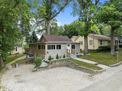 800 Lake St, Twin Lakes, WI, 53181-9544 | Card Image