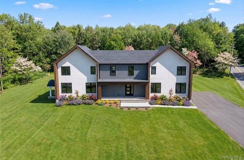 14 Warwick Lake Pkwy, Warwick, NY, 10990-2578 | Card Image