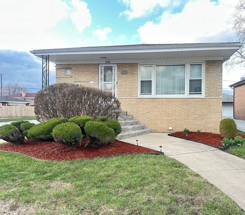 1524 Memorial Dr, Calumet City, IL, 60409-3215 | Card Image