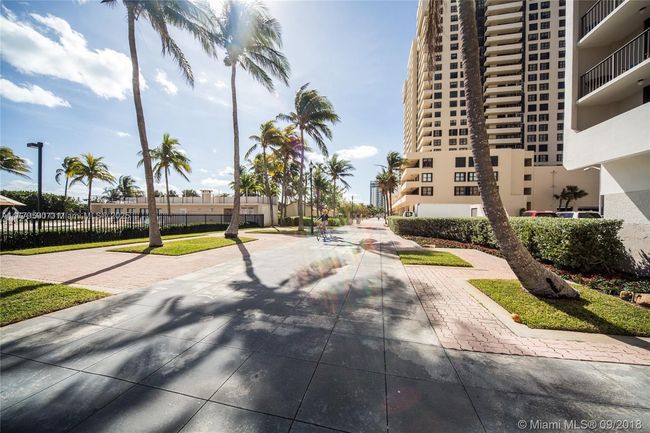 APT-608 - 2625 Collins Ave, Condo with 2 bedrooms, 2 bathrooms and null parking in Miami Beach FL | Image 10