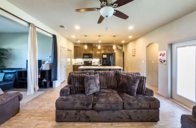 310 N Bermuda St, House other with 3 bedrooms, 2 bathrooms and null parking in Lacy Lakeview TX | Image 12