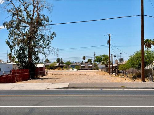 1012 Riverview Dr, Bullhead City, AZ, 86442-7402 | Card Image