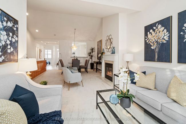 68 Celebrity Greens Way, Condo with 3 bedrooms, 2 bathrooms and 1 parking in Markham ON | Image 7