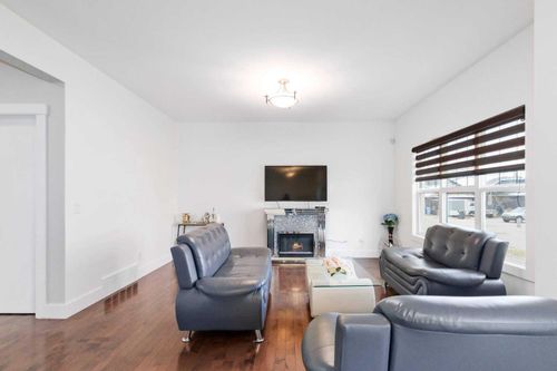 110 Merganser Cres, Fort Mcmurray, AB, T9K0S4 | Card Image