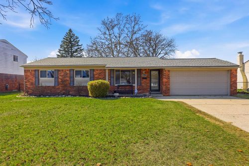 45573 Keding St, Utica, MI, 48317-6015 | Card Image