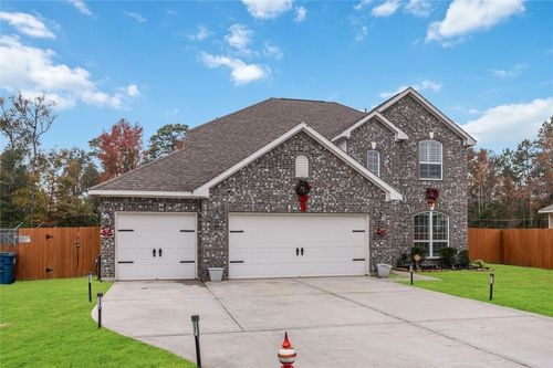 608 W Linnwood Dr, New Caney, TX, 77357-4072 | Card Image