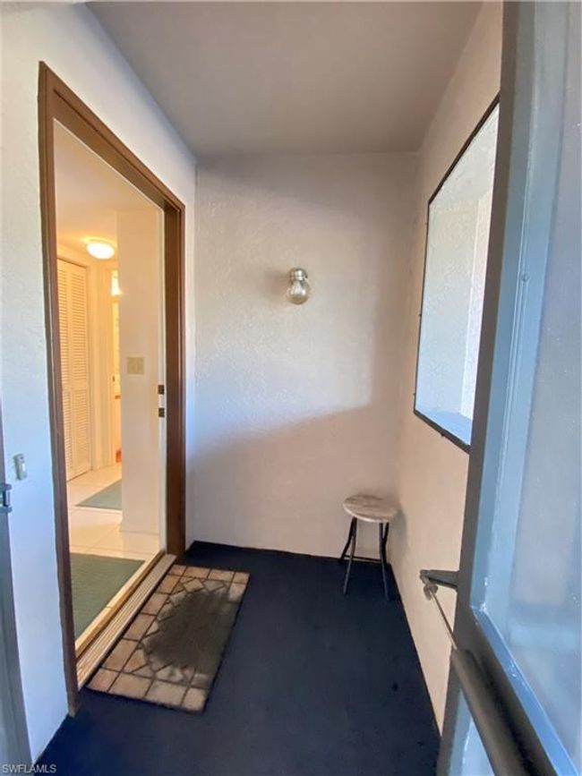Screened Front Entry | Image 37