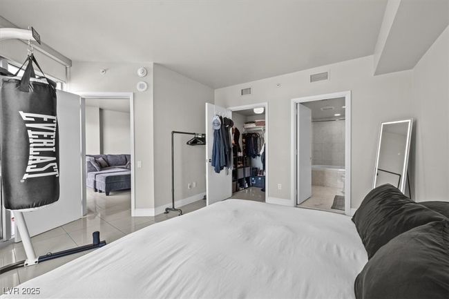 UNIT-3005 - 222 Karen Ave, Home with 1 bedrooms, 2 bathrooms and 1 parking in Las Vegas NV | Image 25