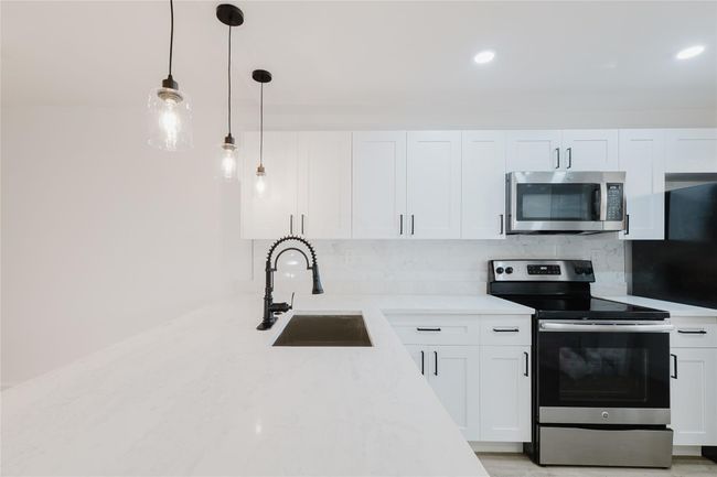 APT-205 - 7579 Nw 79 Th Ave, Condo with 2 bedrooms, 2 bathrooms and null parking in Tamarac FL | Image 4
