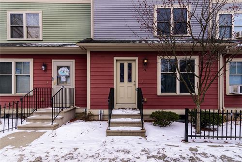 78 Barton St, Pawtucket, RI, 02860-2006 | Card Image