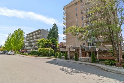 203 - 1390 Duchess Ave, Condo with 1 bedrooms, 1 bathrooms and 1 parking in West Vancouver BC | Image 1