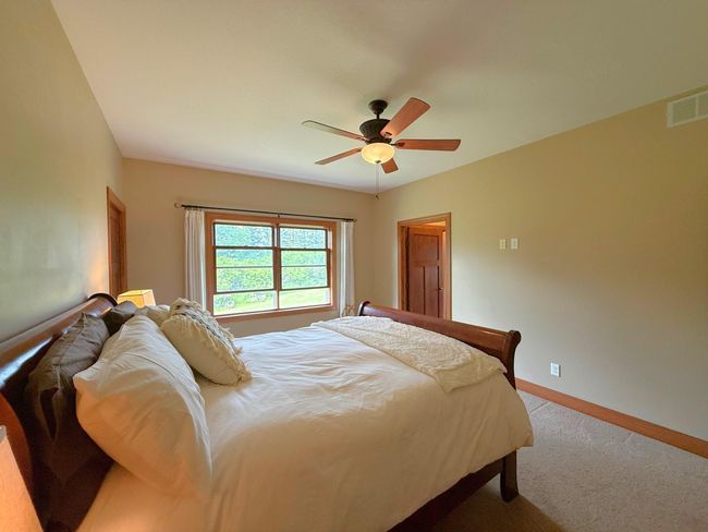 17216 County Road 5 Nw, House other with 5 bedrooms, 4 bathrooms and null parking in New London MN | Image 34