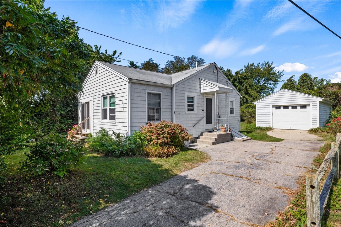 Foddering Farm Rd, Narragansett, RI 02882