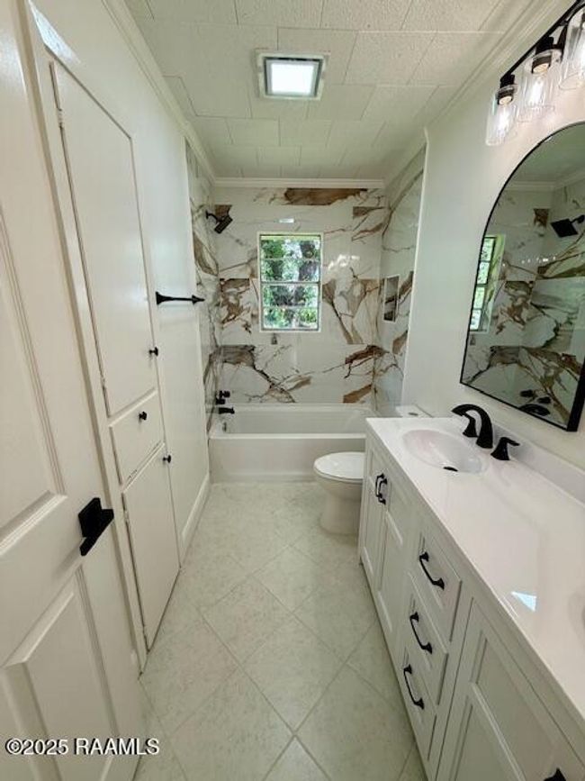Bathroom | Image 12